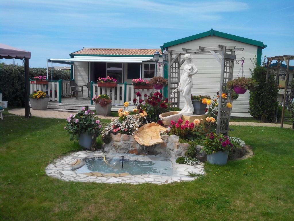 Hotellerie De Plein Air Belle Dune Berck Exteriör bild